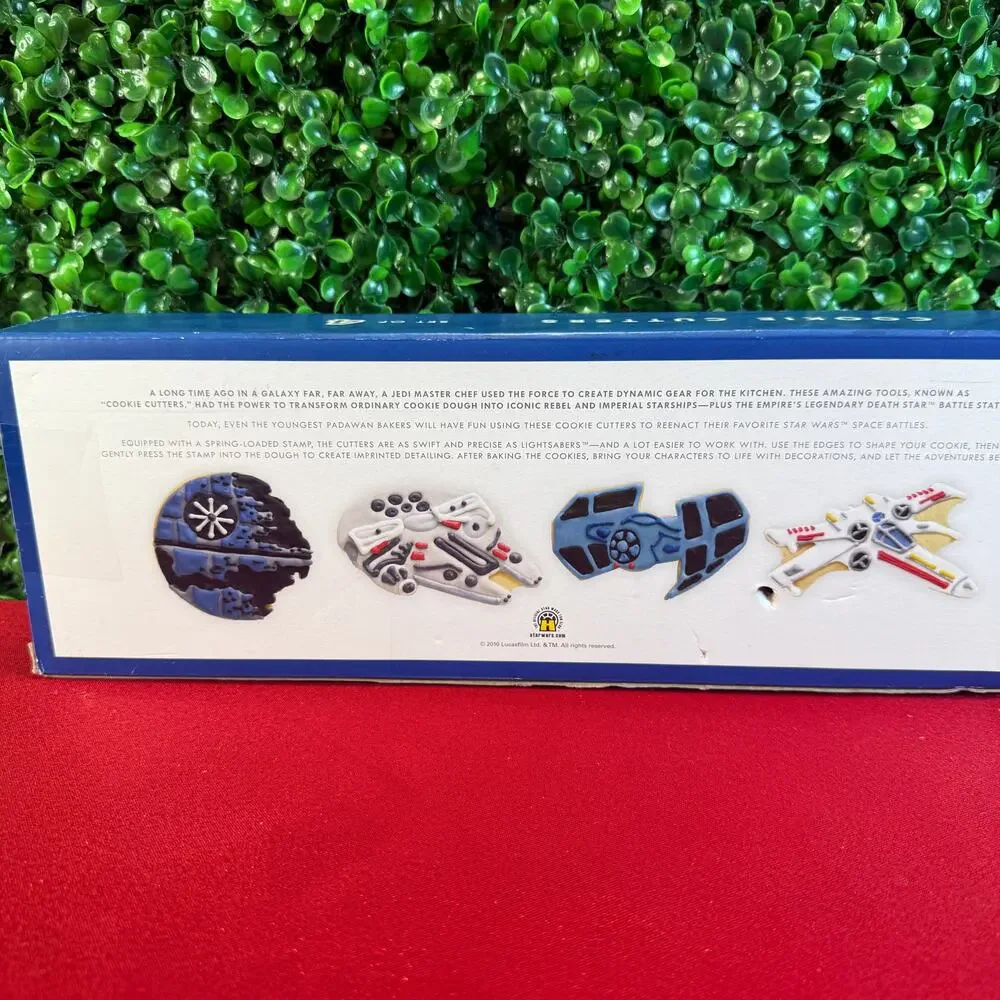 Williams-Sonoma STAR WARS Cookie Cutters Set of 4 DEATH STAR MILLENNIUM FALCON